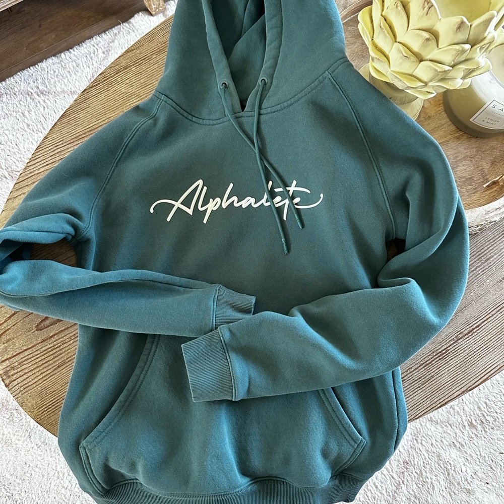 Women’s small alphalete sweatshirt hoodie